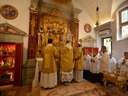 013-Chapitre_2025-Messe_pontificale_Mercredi-Gricigliano_20250827_112540