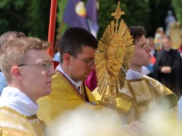 070-FeteDieu-Gricigliano_2026-06-04_12-05-48_1J6A0198